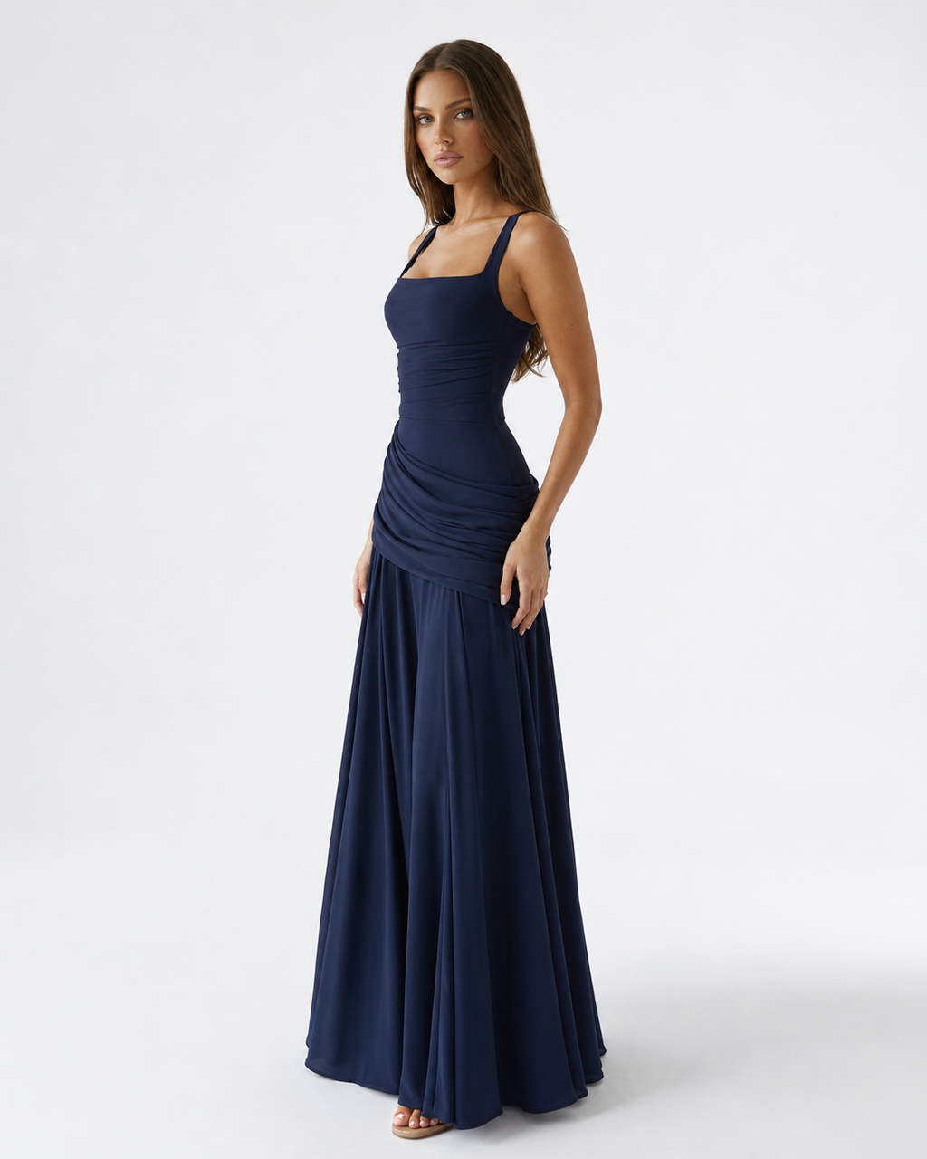 Vestido largo con escote cuadrado fruncido