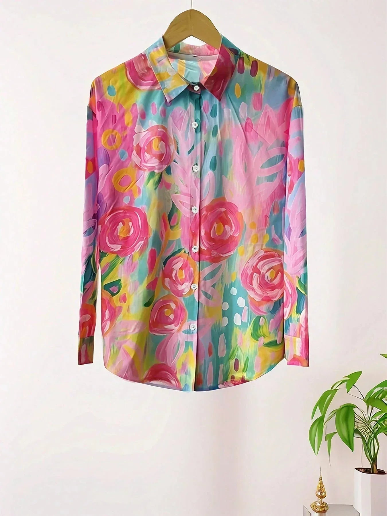Blusa primaveral de colores vivos