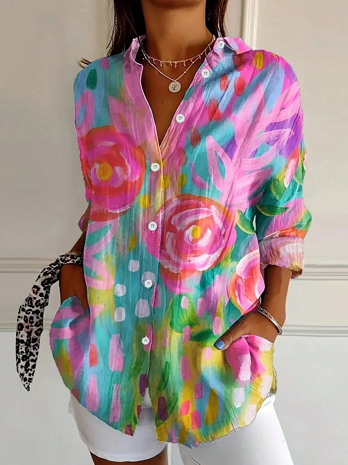 Blusa primaveral de colores vivos